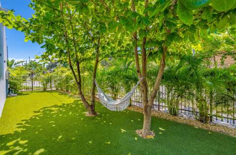 569 NW 44th St, Miami FL - photo 12 of 45
