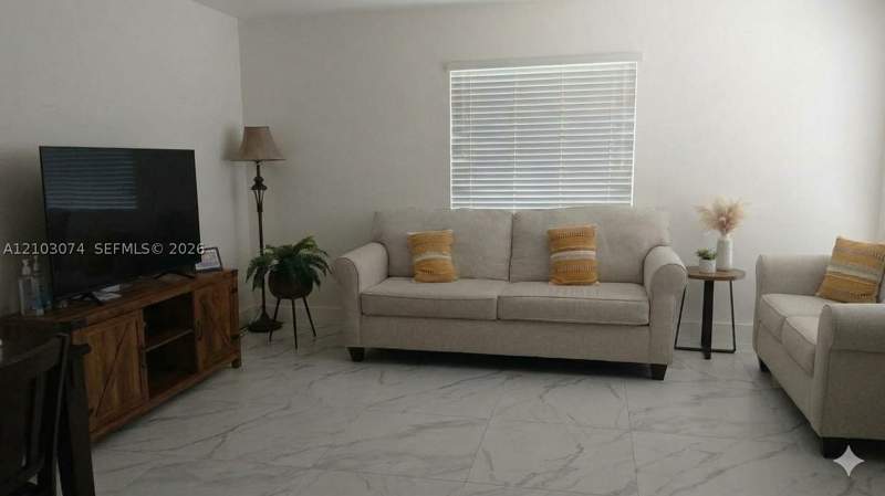 3 bedroom Townhouse at 1925 SW 118th Ct 138, Les Chateaux At Int Garde, Miami — photo 4
