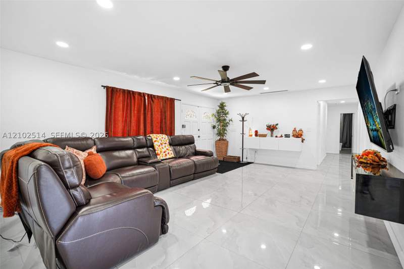 4 bedroom SingleFamilyResidence at 1721 NW 191st St, Sandy Pines Estates, Miami Gardens — photo 4