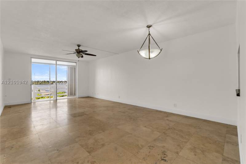 1 bedroom Condominium at 1401 NE Miami Gardens Dr 892, Fifith Moorings Condo, Miami — photo 2