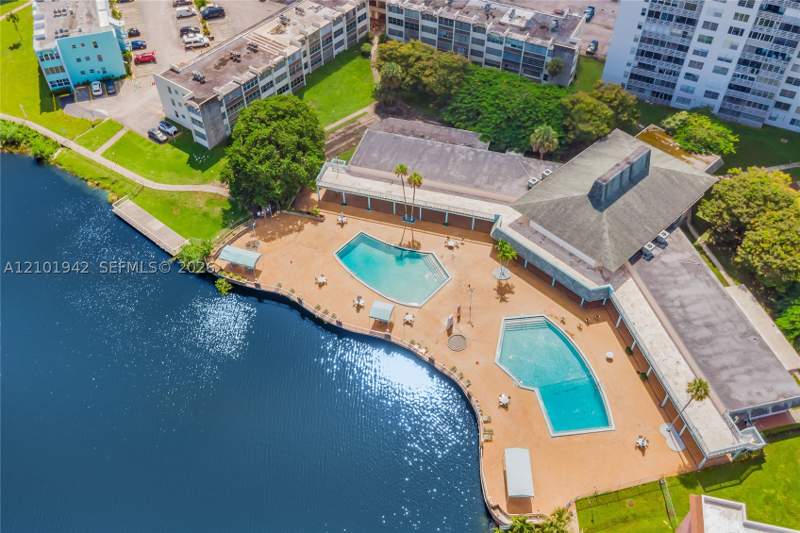 1 bedroom Condominium at 1401 NE Miami Gardens Dr 892, Fifith Moorings Condo, Miami — photo 3