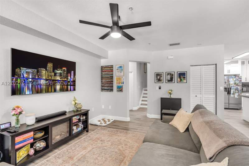 2 bedroom Condominium at 10870 NW 88th Ter 224, Coronado At Doral III Con, Doral — photo 4