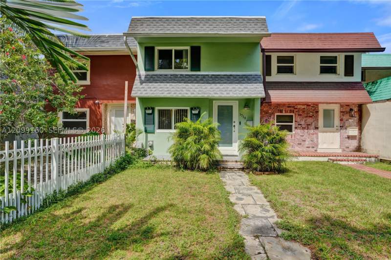 2 bedroom Townhouse at 1719 NE 142nd St, Executive Manors, North Miami — photo 3