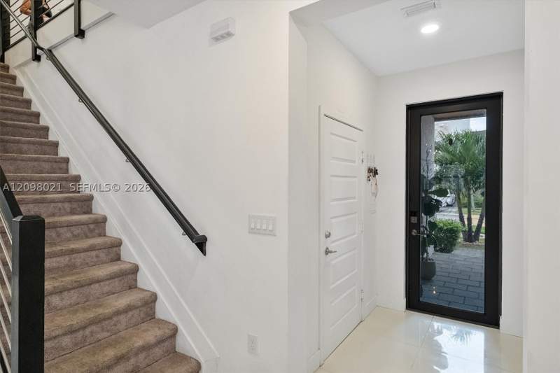 3 bedroom Townhouse at 8110 NW 104th Ct, Grand Bay South Townhomes, Doral — photo 2