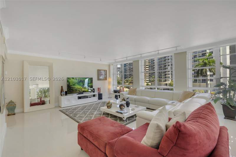 3 bedroom Condominium at 5660 Collins Ave 4B, Fifty Six-Sixty Collins A, Miami Beach — photo 5