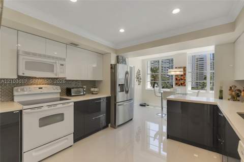 5660 Collins Ave 4B, Miami Beach FL - photo 8 of 34
