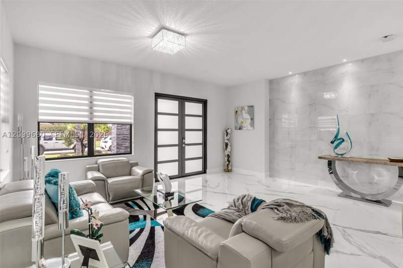 3 bedroom SingleFamilyResidence at 8924 NW 161st Ter, Dunnwoody Lake, Miami Lakes — photo 3