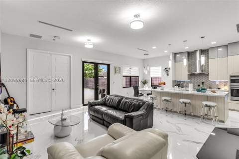 8924 NW 161st Ter, Miami Lakes FL - photo 7 of 46
