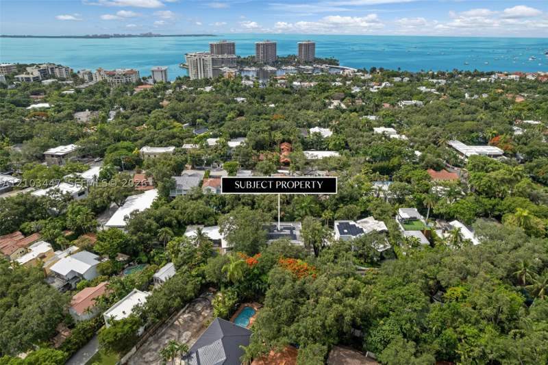 6 bedroom SingleFamilyResidence at 1760 Chucunantah Rd, Sunshine Fruits Co, Miami — photo 5