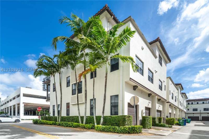 5 bedroom Condominium at 8478 NW 52nd St, Downtown Doral Dutcher, Doral — photo 5