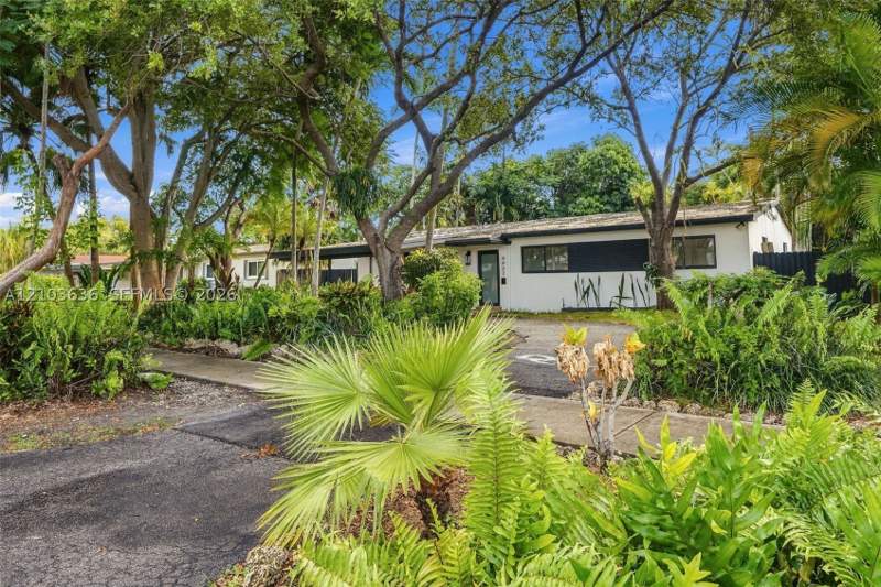 3 bedroom SingleFamilyResidence at 8932 Ridgeland Dr, Whispering Pines Estates, Cutler Bay — photo 2
