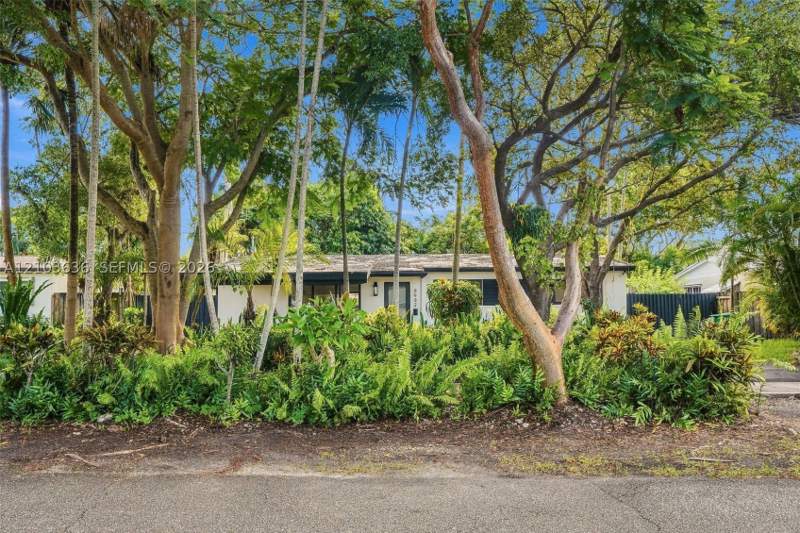 3 bedroom SingleFamilyResidence at 8932 Ridgeland Dr, Whispering Pines Estates, Cutler Bay — photo 3