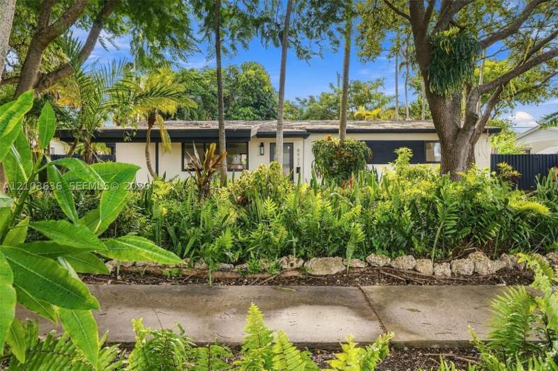 3 bedroom SingleFamilyResidence at 8932 Ridgeland Dr, Whispering Pines Estates, Cutler Bay — photo 4