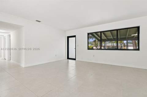 8932 Ridgeland Dr, Cutler Bay FL - photo 6 of 22