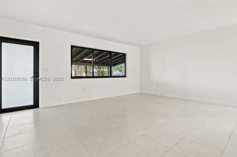 8932 Ridgeland Dr, Cutler Bay FL - photo 7 of 22