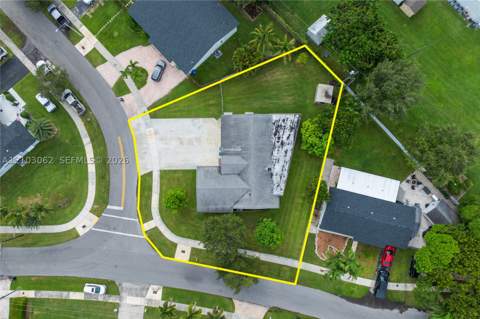 10198 SW 203rd Ter, Cutler Bay FL - photo 10 of 42