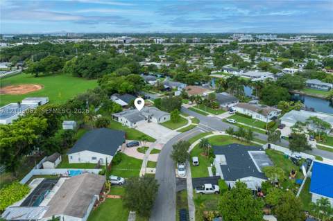 10198 SW 203rd Ter, Cutler Bay FL - photo 12 of 42