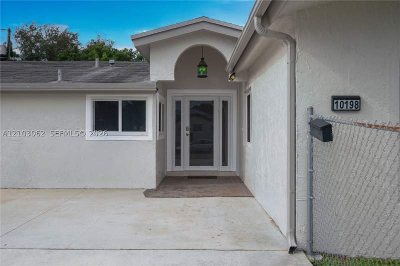 3 bedroom SingleFamilyResidence at 10198 SW 203rd Ter, Bel Aire Sec 6, Cutler Bay — photo 3