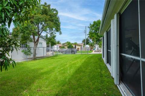 10198 SW 203rd Ter, Cutler Bay FL - photo 8 of 42