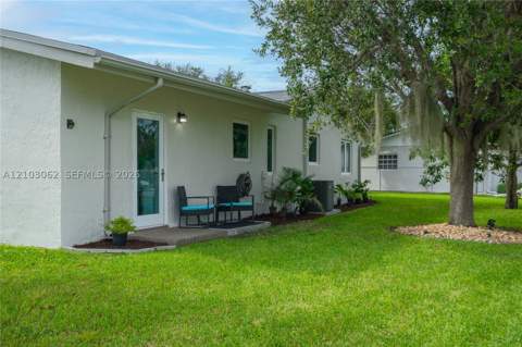 10198 SW 203rd Ter, Cutler Bay FL - photo 9 of 42