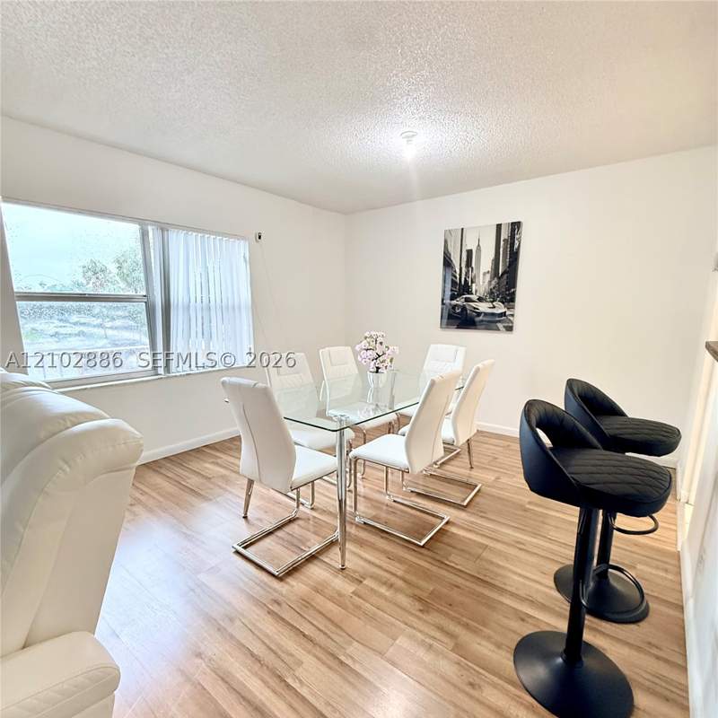 2 bedroom Condominium at 17901 NW 68th Ave R209, Venetian Gardens At Count, Hialeah — photo 2