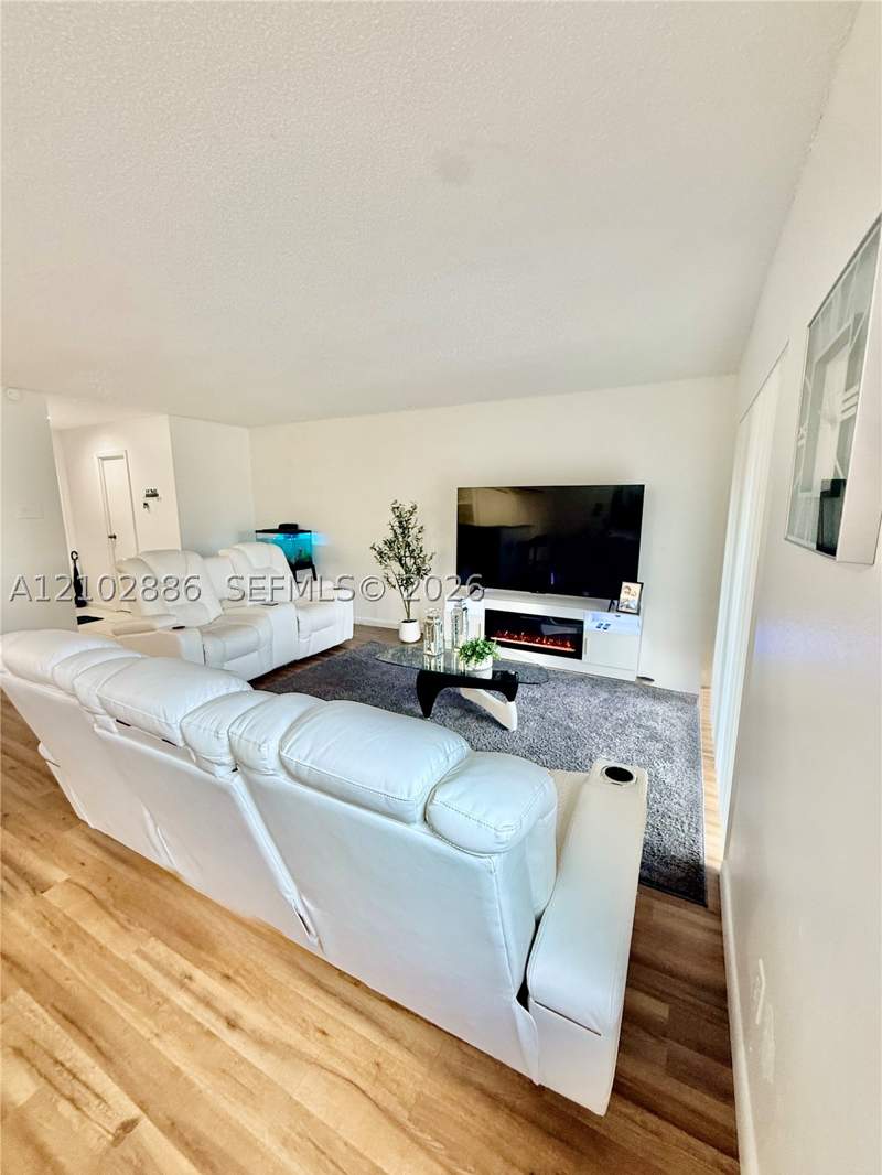 2 bedroom Condominium at 17901 NW 68th Ave R209, Venetian Gardens At Count, Hialeah — photo 3
