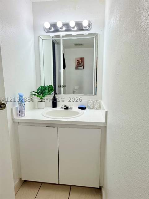 17901 NW 68th Ave R209, Hialeah FL - photo 6 of 11