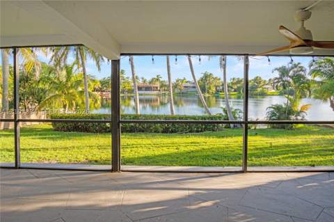 7914 SW 199th Ter, Cutler Bay FL - photo 16 of 42