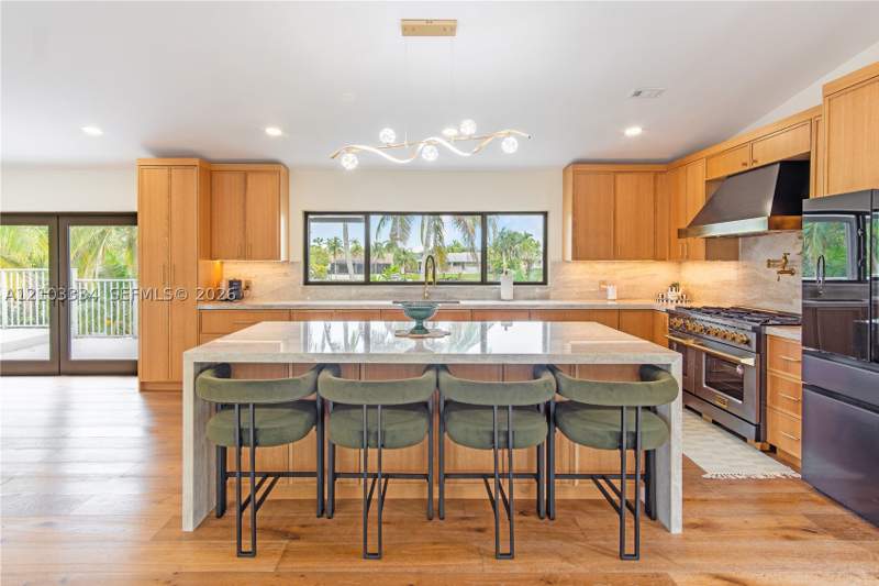 3 bedroom SingleFamilyResidence at 7914 SW 199th Ter, Saga Bay Sec 1 Pt 9, Cutler Bay — photo 3