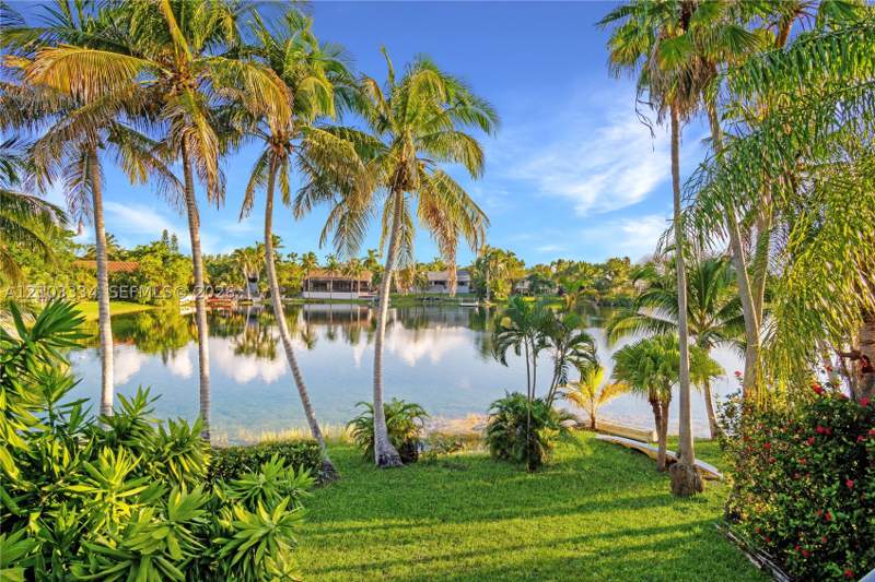 3 bedroom SingleFamilyResidence at 7914 SW 199th Ter, Saga Bay Sec 1 Pt 9, Cutler Bay — photo 4
