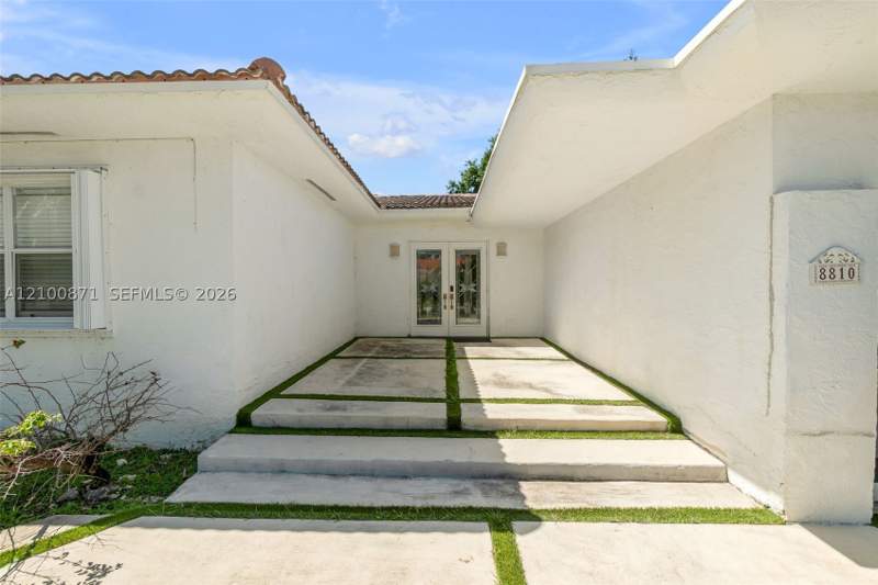 3 bedroom SingleFamilyResidence at 8810 Garland Ave, Second Amd Plat Of Norman, Surfside — photo 2