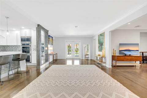 8810 Garland Ave, Surfside FL - photo 6 of 38