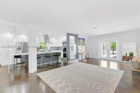 8810 Garland Ave, Surfside FL - photo 7 of 38
