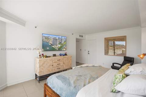 1000 W Island Blvd 504, Aventura FL - photo 11 of 51