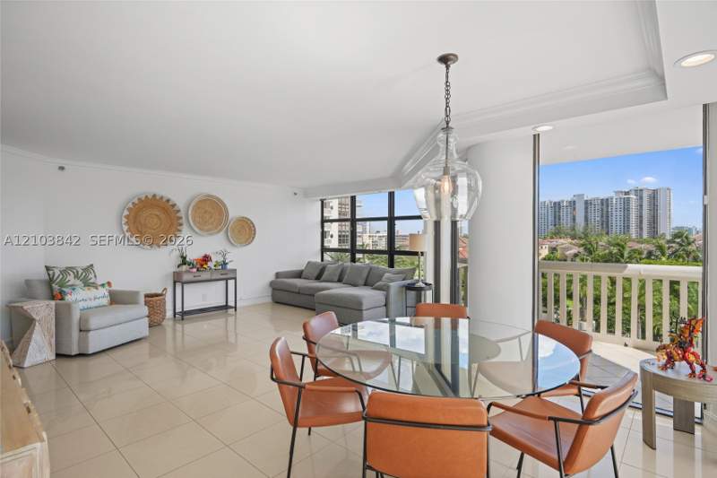 3 bedroom Condominium at 1000 W Island Blvd 504, 1000 Isl Blvd Williams Is, Aventura — photo 5