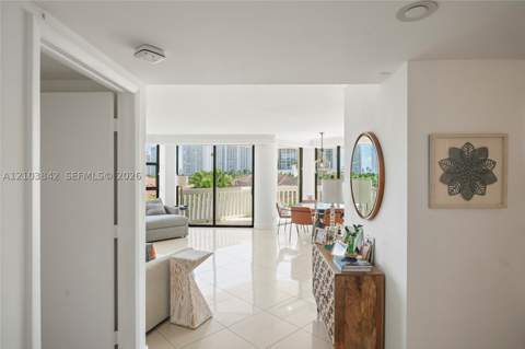 1000 W Island Blvd 504, Aventura FL - photo 8 of 51