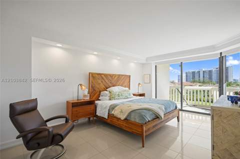 1000 W Island Blvd 504, Aventura FL - photo 9 of 51