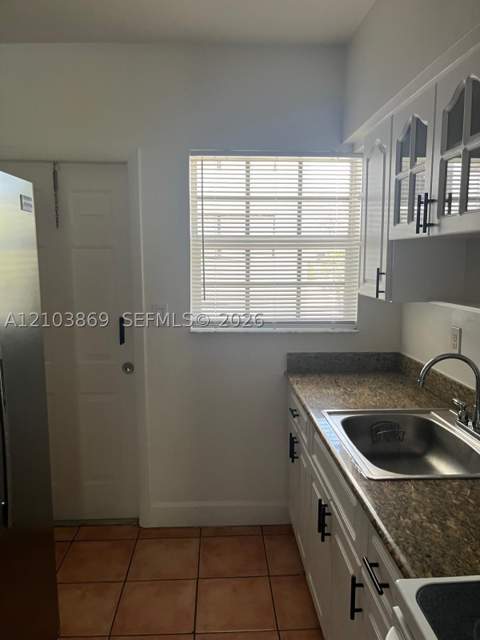 9260 Bay Harbor Ter 24, Bay Harbor Islands FL - photo 6 of 20