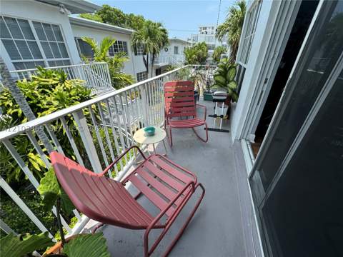 9260 Bay Harbor Ter 24, Bay Harbor Islands FL - photo 7 of 20