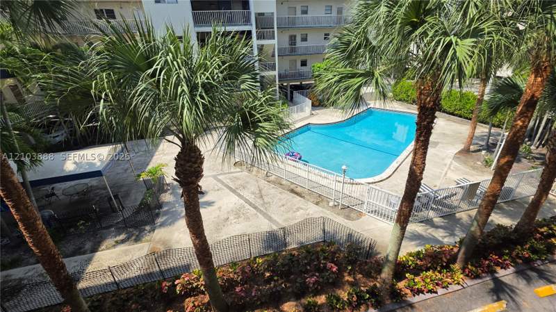 2 bedroom Condominium at 16750 NE 10th Ave 208, New Land Gardens Condo, North Miami Beach — photo 3
