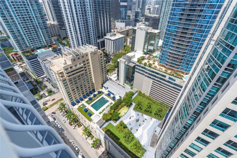 1 bedroom Condominium at 1200 Brickell Bay Dr Ph 4218, The Club At Brickell Bay, Miami — photo 4