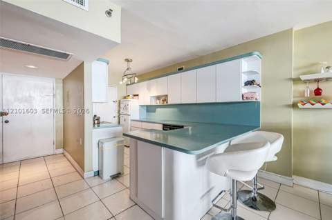 100 Lincoln Rd 502, Miami Beach FL - photo 12 of 39