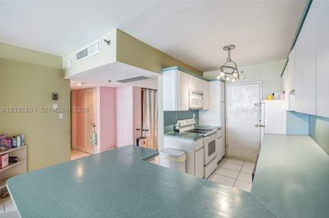 100 Lincoln Rd 502, Miami Beach FL - photo 15 of 39