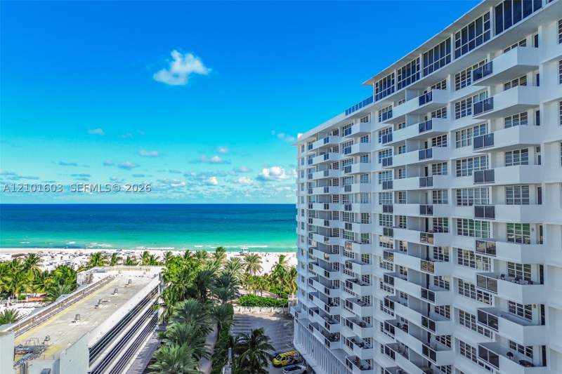 1 bedroom Condominium at 100 Lincoln Rd 502, The Decoplage Condo, Miami Beach — photo 2