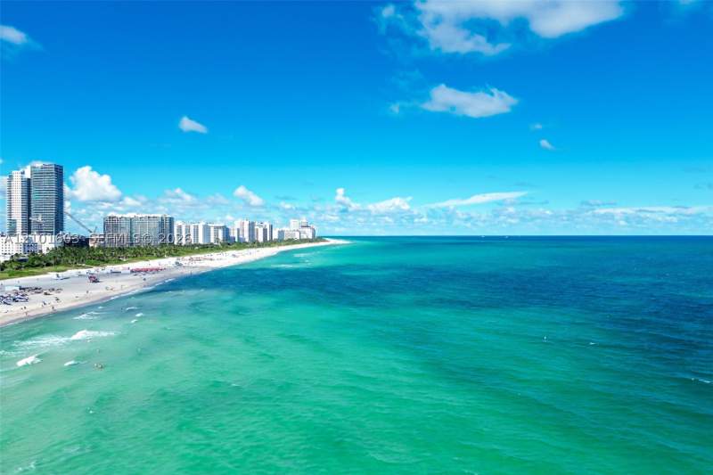 1 bedroom Condominium at 100 Lincoln Rd 502, The Decoplage Condo, Miami Beach — photo 3