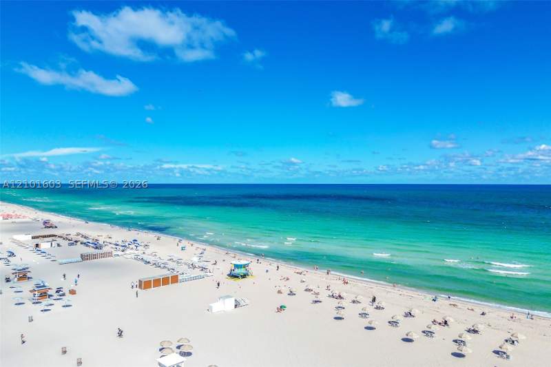 1 bedroom Condominium at 100 Lincoln Rd 502, The Decoplage Condo, Miami Beach — photo 4
