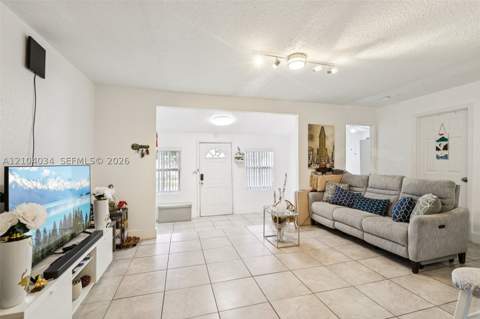 6402 NW 8th Ave, Miami FL - photo 6 of 23