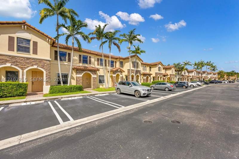 3 bedroom Townhouse at 600 SE 32nd Ave, Martinique At Oasis, Homestead — photo 3