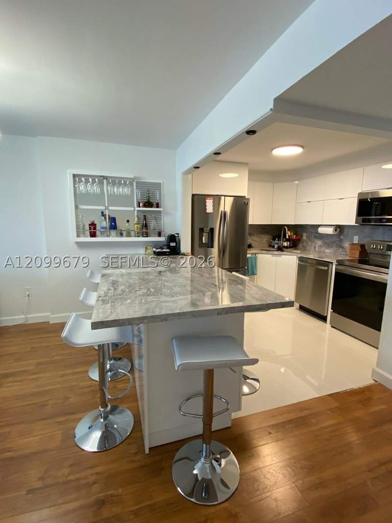 2 bedroom Condominium at 1623 Collins Ave 220, The Georgian Condo, Miami Beach — photo 4