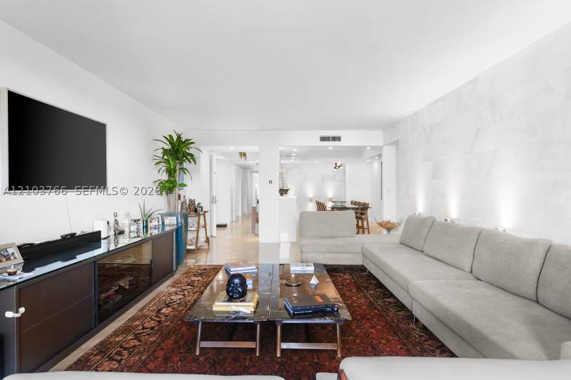 3 bedroom Condominium at 765 Crandon Blvd 310, Lake Tower Condo, Key Biscayne — photo 4